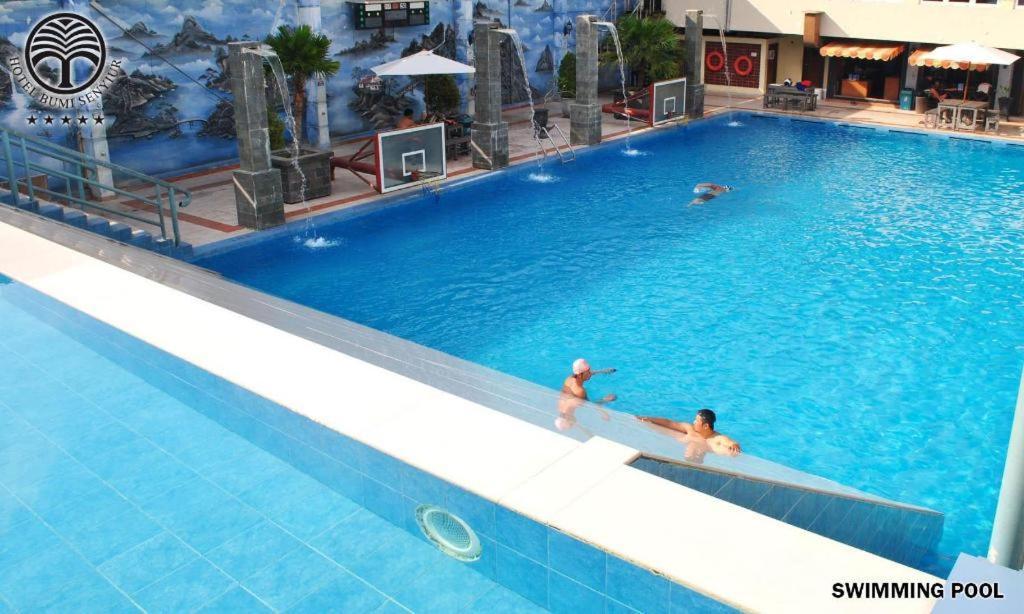 Bumi Senyiur Hotel Samarinda Exterior foto